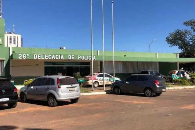 O homem foi preso em flagrante e encaminhado, juntamente com o material apreendido, à 26ª Delegacia de Polícia para as providências legais cabíveis -