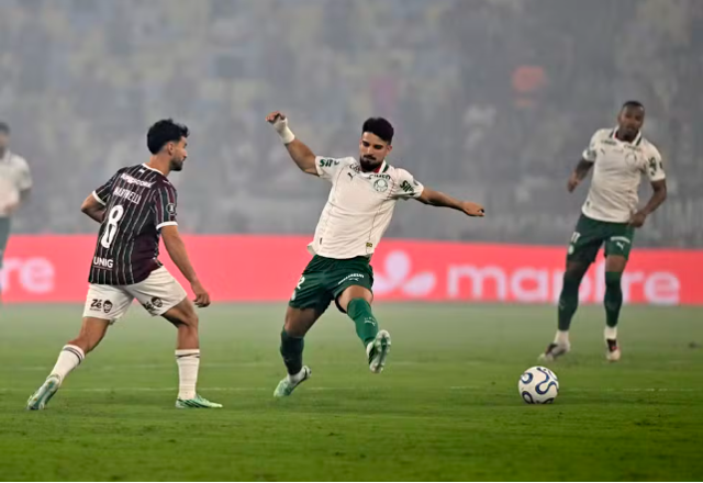 Martinelli e Flaco, em Fluminense x Palmeiras, pela semifinal da Libertadores —